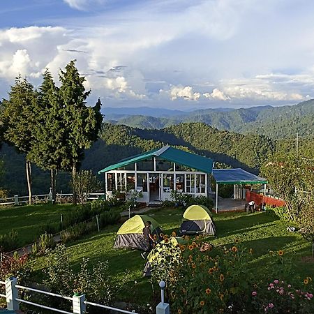 Chirping Orchard, Mukteshwar Bed & Breakfast エクステリア 写真